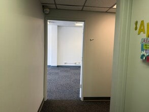 307 Lewers St, Honolulu, HI à louer Photo intérieure– Image 1 sur 12