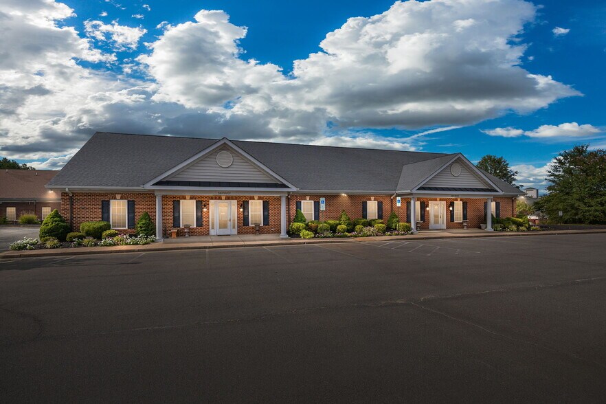 5608 Southpoint Center Blvd, Fredericksburg, VA à louer - Photo de l’immeuble – Image 1 sur 39