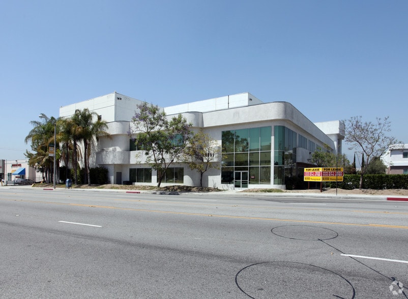 10501 Valley Blvd, El Monte, CA à louer - Photo de l’immeuble – Image 3 sur 4