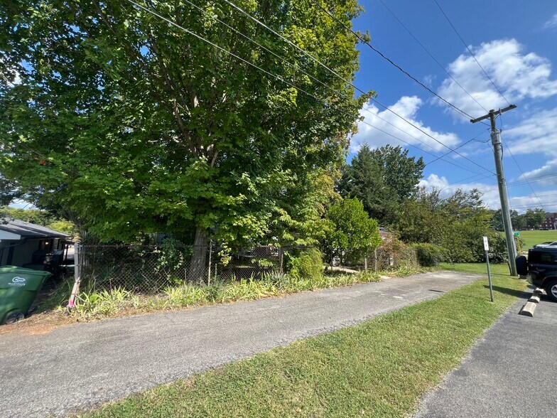 615 S Washington St, Maryville, TN à vendre - Photo de l’immeuble – Image 2 sur 17