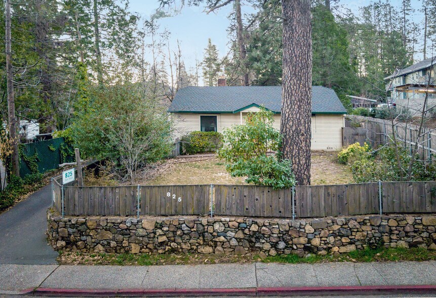 825 Zion St, Nevada City, CA à vendre - Photo de l’immeuble – Image 3 sur 39
