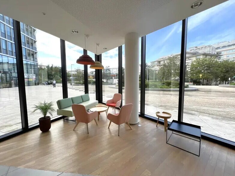 18-20 Rue Des Deux Gares, Rueil-Malmaison à louer - Hall d’entrée – Image 3 sur 24