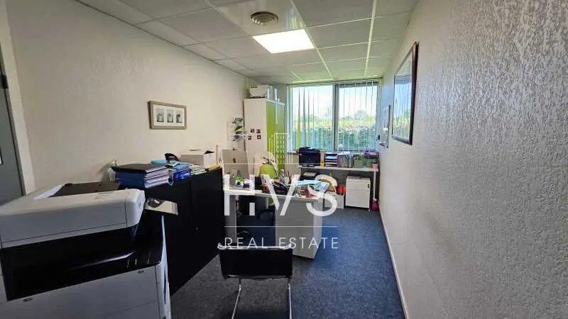 235 Rue Léon Foucault, Aix-en-Provence à vendre - Photo de l’immeuble – Image 3 sur 6