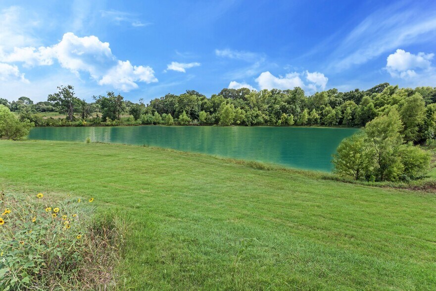 7070 Knights Ct, Missouri City, TX à louer - Photo de l’immeuble – Image 3 sur 27