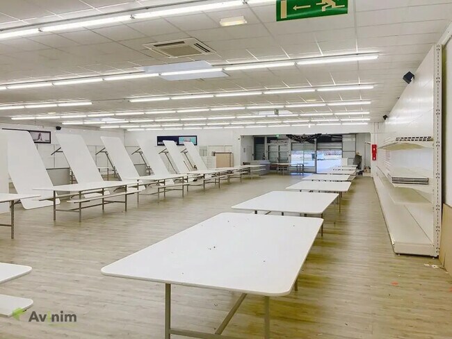 Plus de détails pour Local commercial à louer