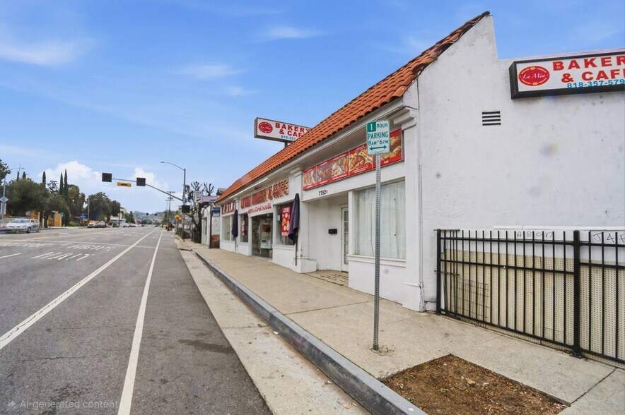 7780 Foothill Blvd, Tujunga, CA à vendre - Photo de l’immeuble – Image 2 sur 17