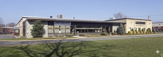 Plus de détails pour 266 Pulaski Rd, Greenlawn, NY - Bureau/Local commercial à louer