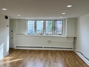 44 Post Rd W, Westport, CT à louer Photo intérieure– Image 2 sur 5