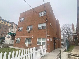 Plus de détails pour 15605 Sanford Ave, Flushing, NY - Logement à vendre