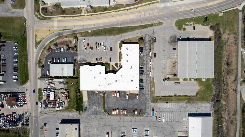 417-445 Fernhill Ave, Fort Wayne, IN à louer - Photo de l’immeuble – Image 3 sur 3