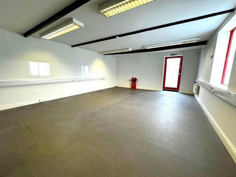 9 Brogdale Rd, Faversham à louer - Photo de l’immeuble – Image 3 sur 6