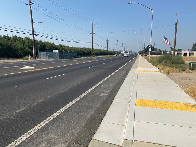 3100 and 3200 McHenry Ave, Escalon, CA à vendre - Photo de l’immeuble – Image 2 sur 16