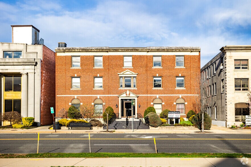 1539 Franklin Ave, Mineola, NY à louer - Photo de l’immeuble – Image 1 sur 20
