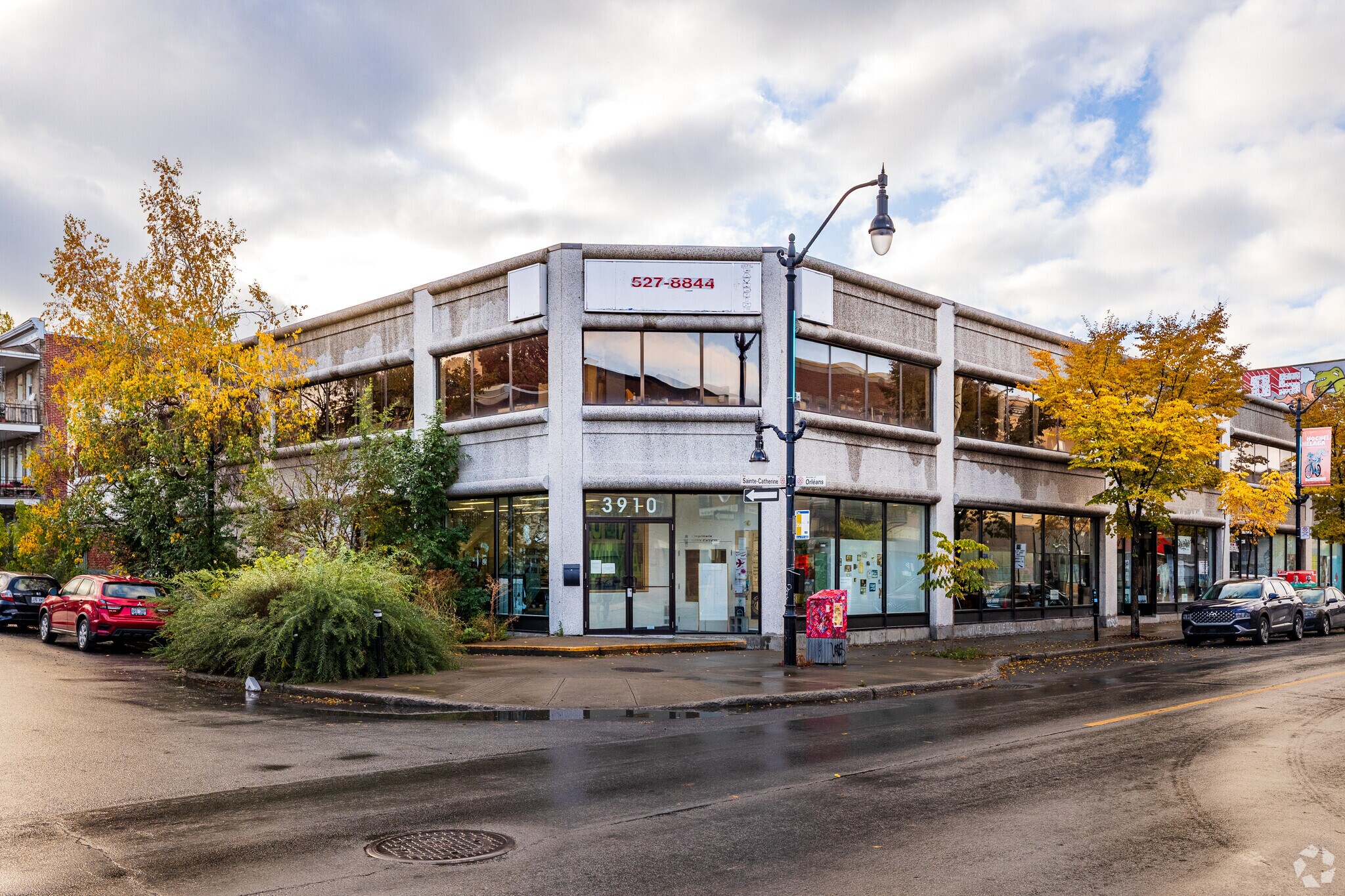 3890 Rue Sainte-Catherine E, Montréal, QC à louer Photo principale– Image 1 sur 4