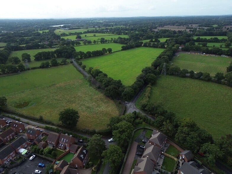 Cleobury Ln, Earlswood à vendre - Aérien – Image 2 sur 2