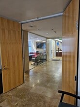 600 N Brand Blvd, Glendale, CA à louer Photo intérieure– Image 1 sur 7