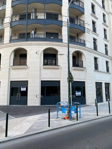 142 Rue De La Porte De Trivaux, Clamart à louer - Photo de l’immeuble – Image 2 sur 3