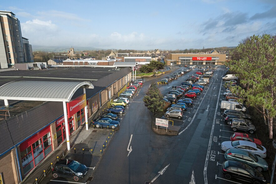 Church St, Burnley à louer - Photo de l’immeuble – Image 1 sur 4