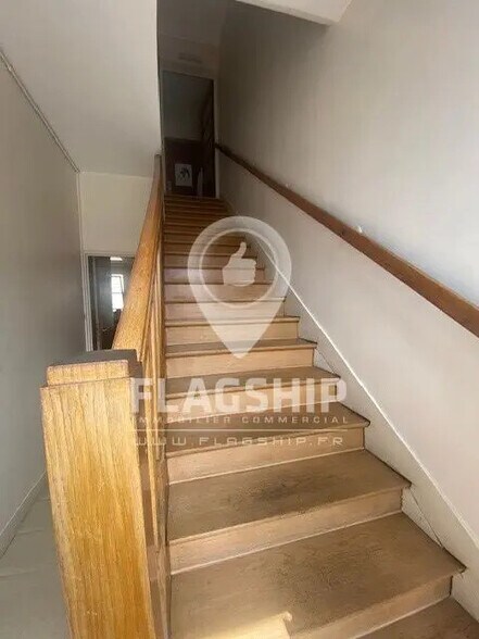 Bureau dans Mareuil-lès-Meaux à vendre - Photo de l’immeuble – Image 3 sur 6