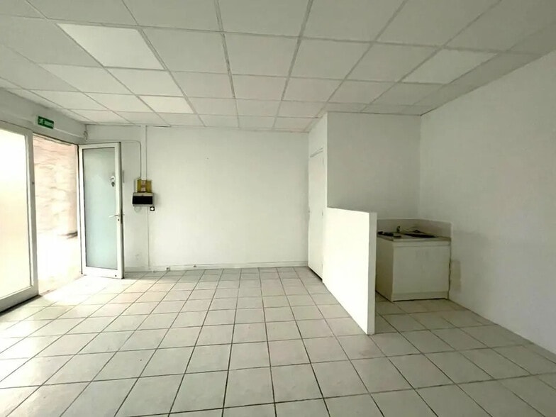 Local commercial dans Cagnes-sur-Mer à louer - Photo intérieure – Image 2 sur 4