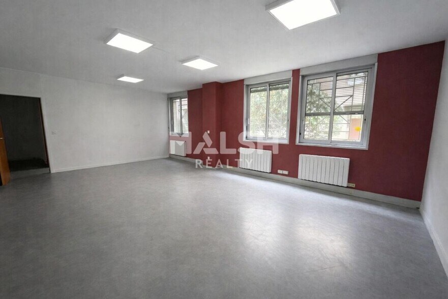 17 Rue Jean Bourgey, Villeurbanne à louer - Photo de l’immeuble – Image 2 sur 13