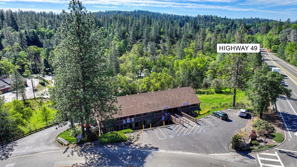 10015 Alta Sierra Dr, Grass Valley, CA à vendre Photo principale– Image 1 sur 46