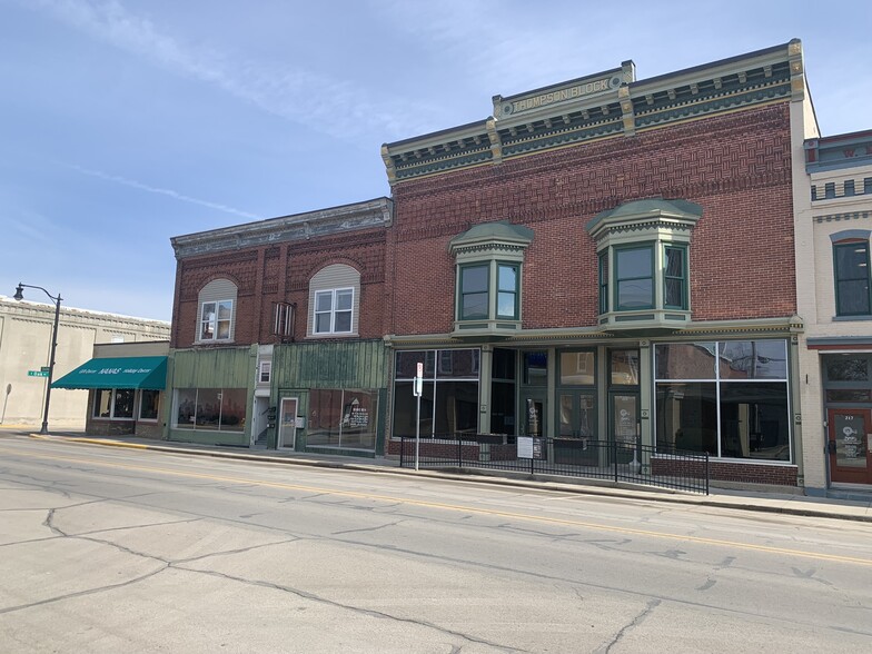 207 Broadway St, Butler, IN à vendre - Photo principale – Image 2 sur 8