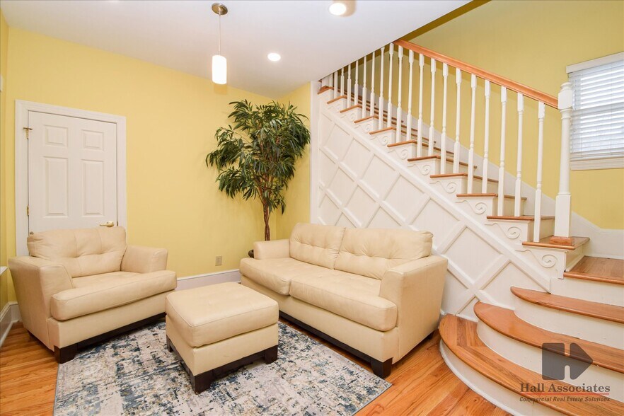 124 Wells Ave NW, Roanoke, VA à louer - Photo de l’immeuble – Image 2 sur 16
