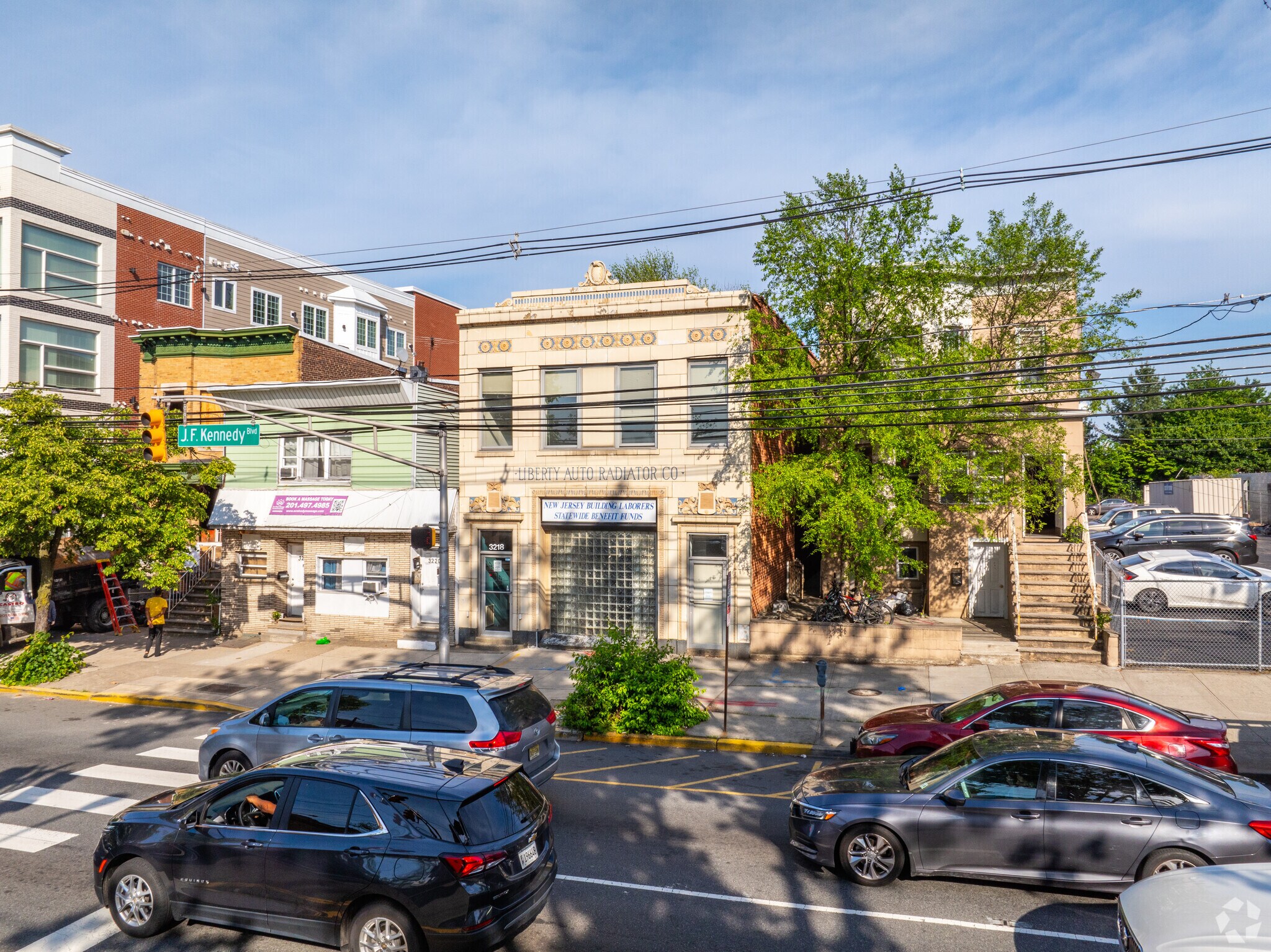 3218 John F Kennedy Blvd, Jersey City, NJ à louer Photo principale– Image 1 sur 24