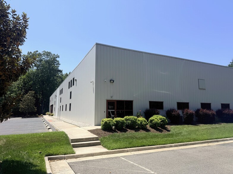 141 Enterprise Dr, Newport News, VA à vendre - Photo de l’immeuble – Image 2 sur 3