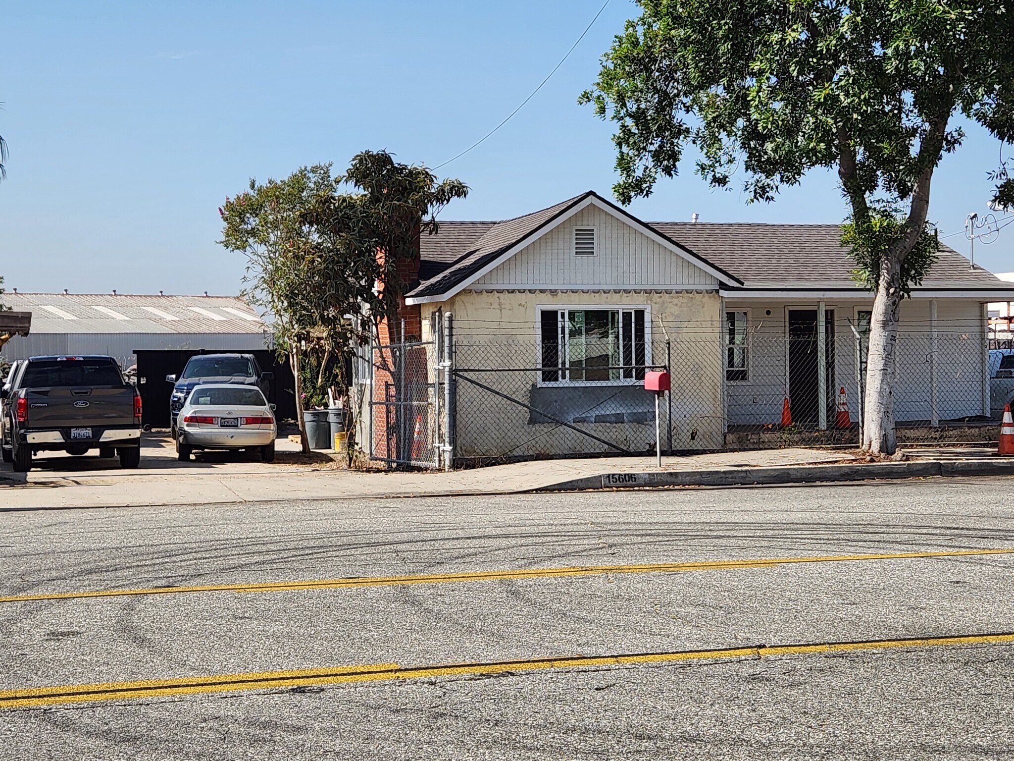 15606 Cypress Ave, Baldwin Park, CA à louer Photo principale– Image 1 sur 2