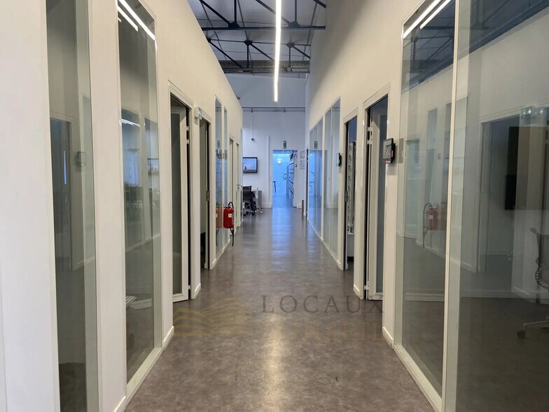 Local d’activités dans Nanterre à louer - Photo de l’immeuble – Image 3 sur 9