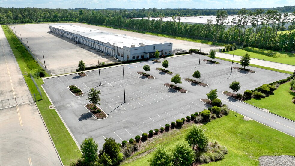 301 Little Hearst Pky, Port Wentworth, GA à louer - Photo de l’immeuble – Image 3 sur 7