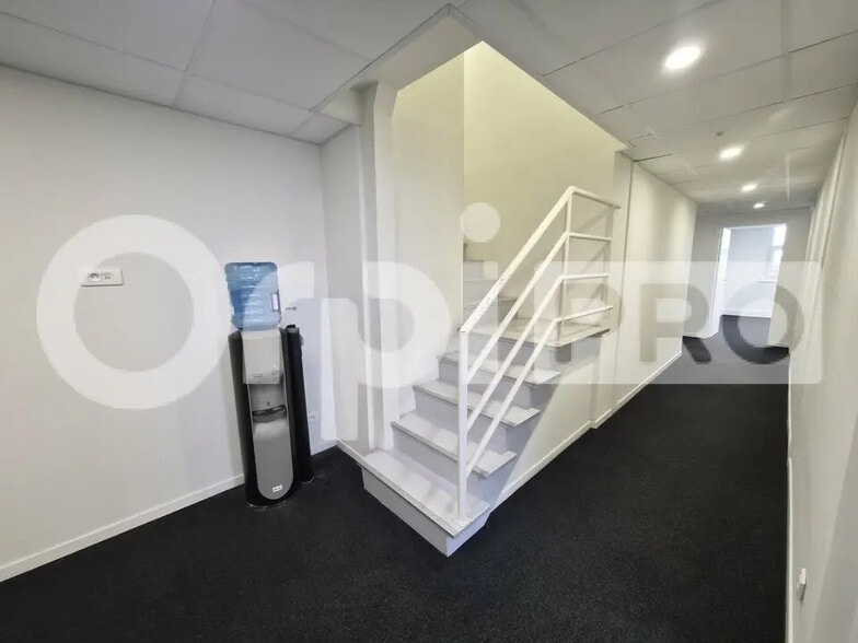 Bureau dans Bétheny à louer - Photo intérieure – Image 2 sur 9