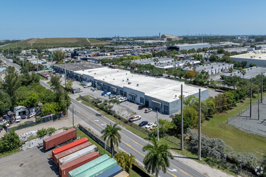 4700-4750 Oakes Rd, Davie, FL à louer - Photo de l’immeuble – Image 3 sur 4