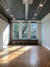 89 Yesler Way, Seattle, WA à louer Photo intérieure– Image 1 sur 7