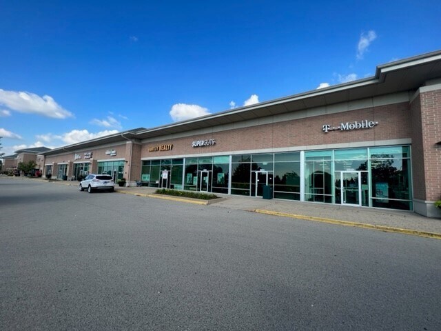 13200-13340 Village Green Dr, Huntley, IL à louer - Photo principale – Image 2 sur 4