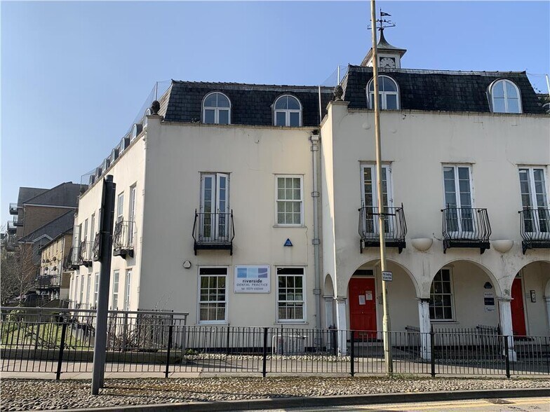 18-22 The Causeway, Bishop's Stortford à louer - Photo de l’immeuble – Image 1 sur 9