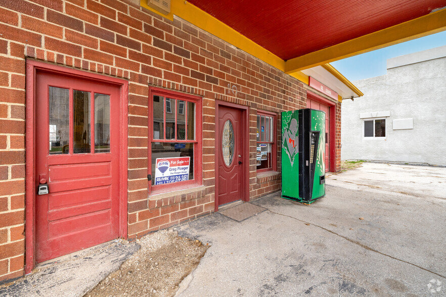 107 W Jefferson St, Prairie City, IA à vendre - Photo de l’immeuble – Image 3 sur 15