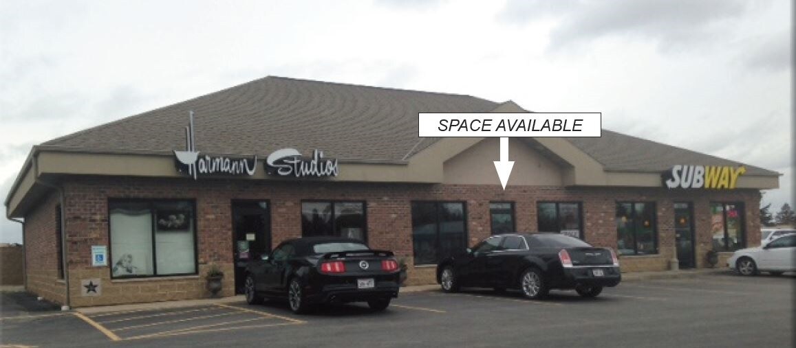 380 Center Dr, Luxemburg, WI à louer Photo principale– Image 1 sur 2