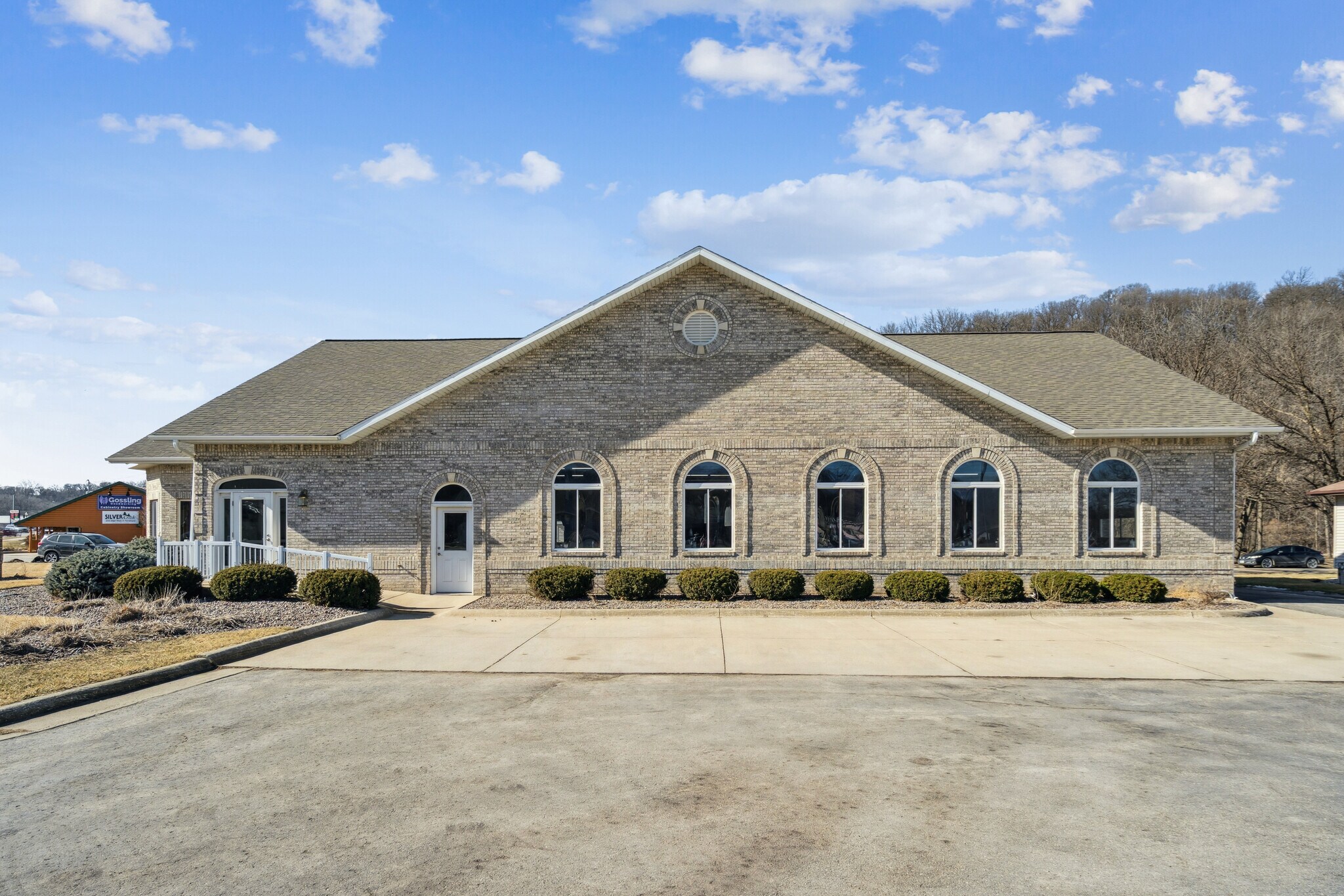 702 Short St, Decorah, IA à vendre Photo principale– Image 1 sur 42