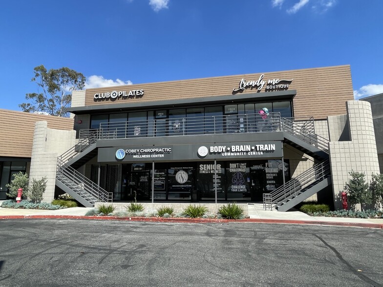 2955 Cochran St, Simi Valley, CA à louer - Photo de l’immeuble – Image 3 sur 4