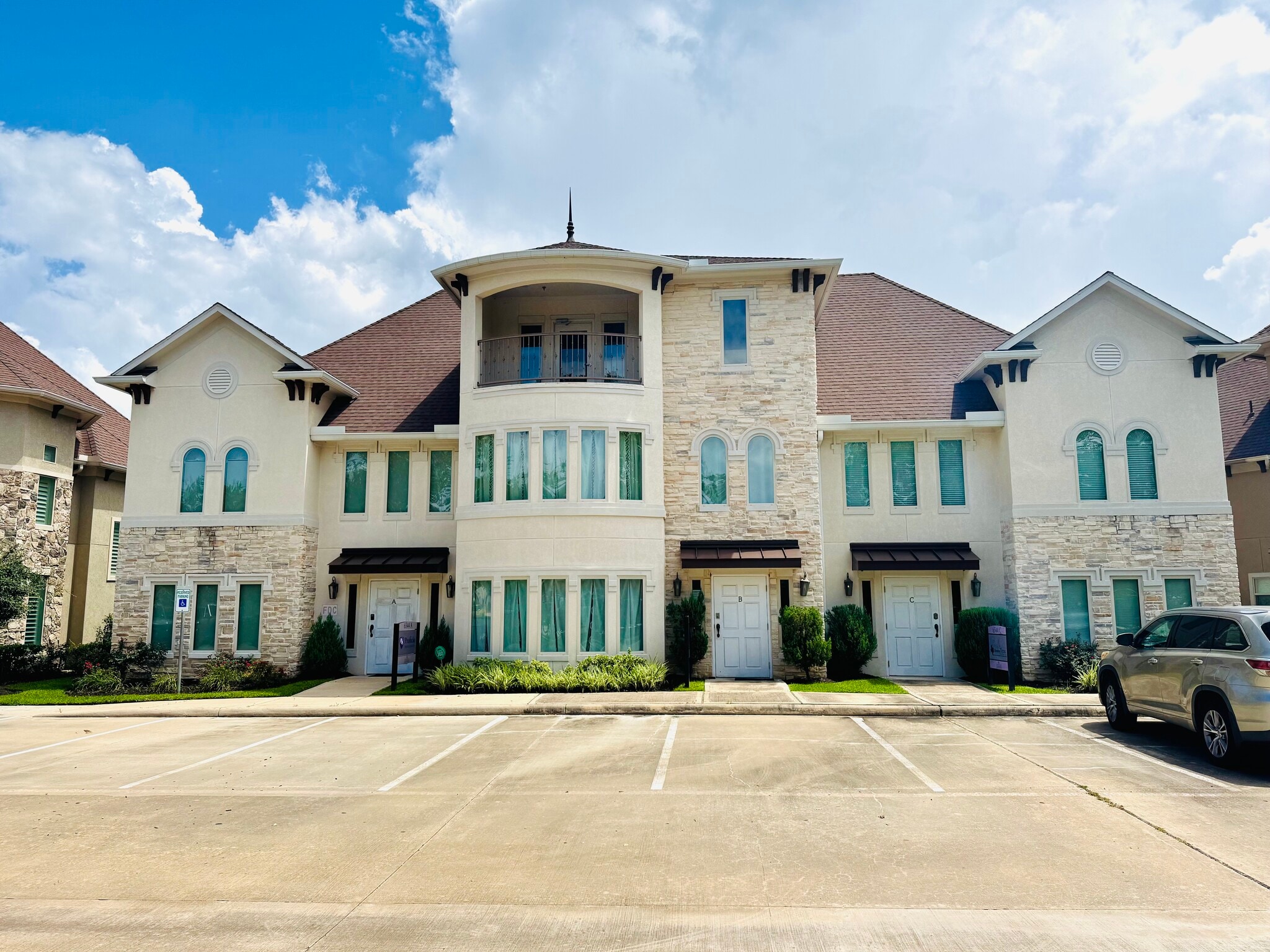 6544 Greatwood Pky, Sugar Land, TX à vendre Photo de l’immeuble– Image 1 sur 2
