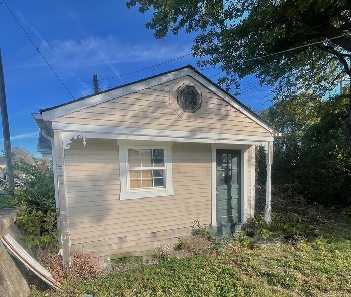 209 E Main St, Tipp City, OH à vendre - Photo de l’immeuble – Image 3 sur 6