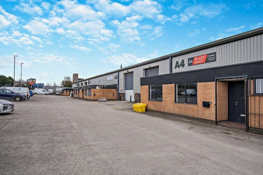 Old Wellington Rd, Manchester à louer - Photo de l’immeuble – Image 3 sur 20