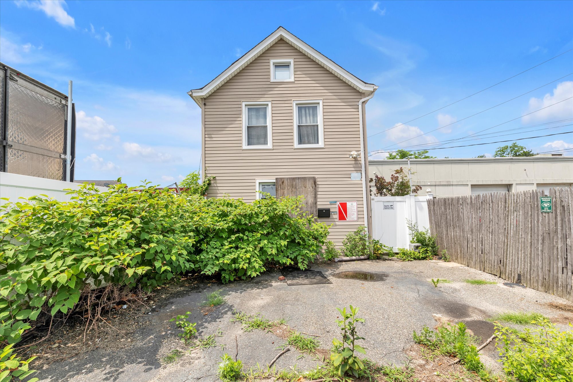 12 Max Ave, Hicksville, NY à vendre Photo principale– Image 1 sur 3