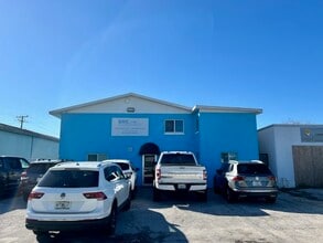 3520 66th Ave N, Pinellas Park, FL à louer Photo de l’immeuble– Image 2 sur 7