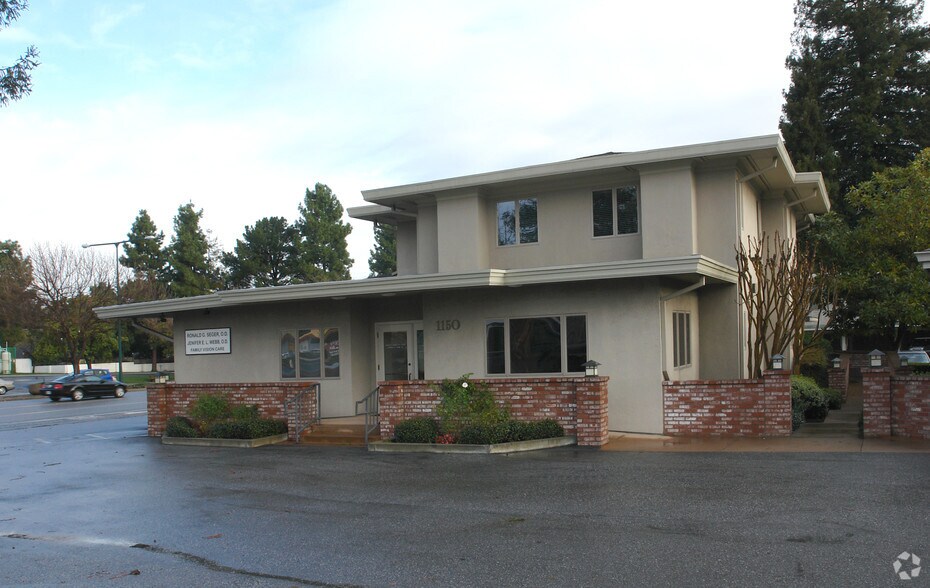 1150 W El Camino Real, Mountain View, CA à louer - Photo de l’immeuble – Image 2 sur 2