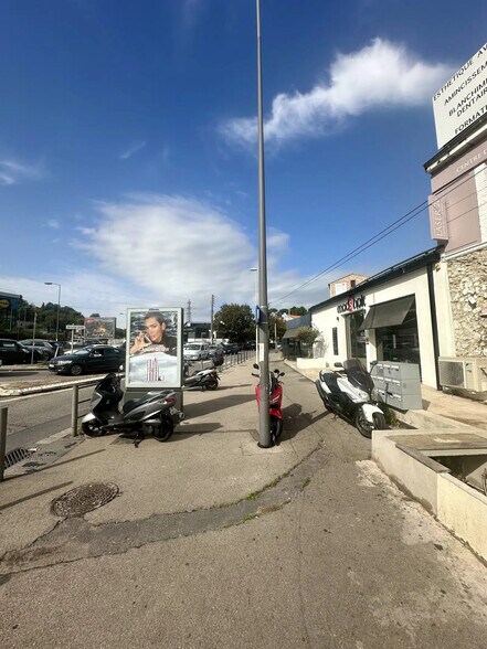 207 Route Des 3 Lucs, Marseille à louer - Photo de l’immeuble – Image 3 sur 9