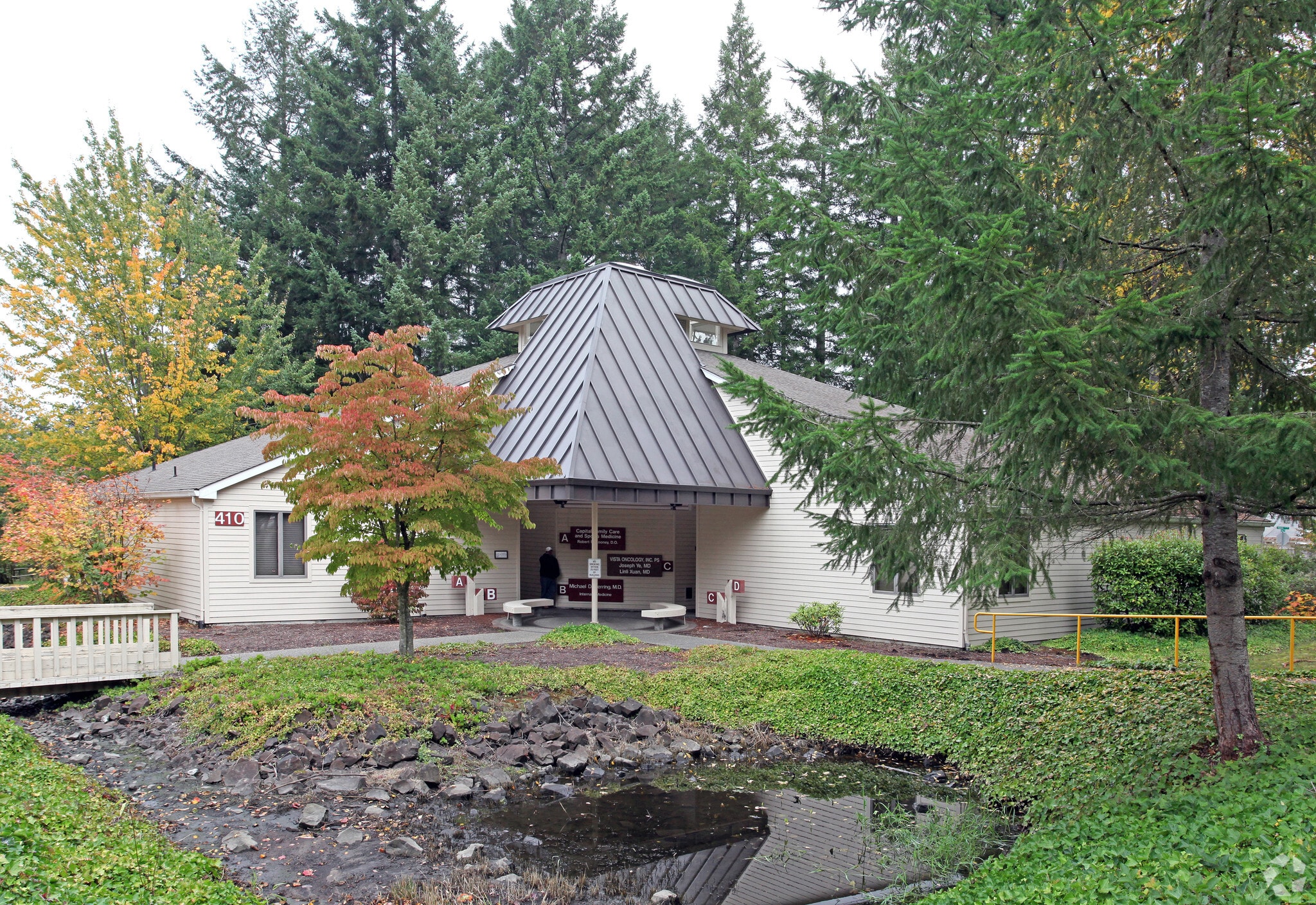 410 Black Hills Ln SW, Olympia, WA à vendre Photo principale– Image 1 sur 5
